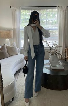 Modern Luxury Outfits, 21st Birthday Outfits Modest, Classic Modest Style, Fundraiser Dinner Outfit, Workshop Outfits For Women, Comfortable Elegant Outfits, Elegant Outfit Inspiration, Elegant Modest Outfit, Lawyer Outfit Skirt