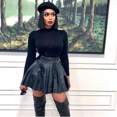 Skirt Outfits Black Women, Skirt Outfit Black Women, Outfits Black Women Fall, Modeling Outfits, Outfits Black Women, Outfit Black Women, Fashionable Nails, Leather Skirt Outfit, Nails Fashion