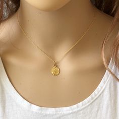 14k Solid Gold Disk Snake Pendant Charm Necklace Metal: 14k Solid Gold (Stamped 14k) Length: 16"-18" Adjustable Pendant: With Bale 19 X 11 Mm . Est. Weight: 2.37 Grams Brand New With Box #7250 Yellow Gold Charm Necklace With Coin Pendant, Classic Yellow Gold Charm Necklace With Coin Pendant, Delicate Yellow Gold Medallion Necklace, Yellow Gold Coin Necklace With Initial Pendant, 14k Yellow Gold Necklace With Coin Pendant, Dainty Yellow Gold Coin Necklace With Round Pendant, 14k Yellow Gold Charm Necklace With Coin Pendant, 14k Yellow Gold Coin Pendant Charm Necklace, Yellow Gold Coin Necklace With Round Pendant