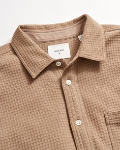 Our best-selling Tuscumbia shirt is the cornerstone of lived-in luxury. This version is made with textured cotton grid knit fabric in a standard fit, providing ease of movement and ultimate comfort. It's constructed with a woven interior collar stand and a straight hem at the bottom. The end result is a shirt that looks dressy with the everyday comfort of your favorite knit. Kimono Outerwear, Billy Reid, Felt Cowboy Hats, Straw Cowboy Hat, Concert Fashion, Men Cream, Denim Hat, Cap Fashion, Dress And Heels