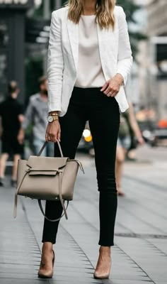 Moda de oficina para mujeres maduras | Con falda, traje sastre y más Classy Business Outfits, Work Outfits Women Office, Work Outfit Office, Casual Office Wear, Victoria Secrets