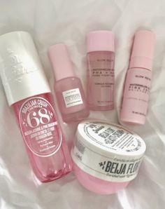 Makeup Bag Essentials, Sephora Skin Care, Shower Skin Care, Perfect Skin Care Routine, Pretty Skin Care, Perfume Lover, Skin Care Items, Pretty Skin, Pink Girly Things