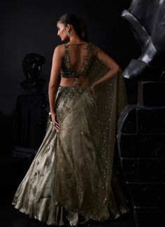 Our stunning antique gold organza lehenga is perfect for all bridesmaids out there. It is paired with a delicately hand embroidered blouse and dupatta. Sequin Lehenga, Destination Wedding Reception, Gold Organza, Hand Embroidered Blouse, Embroidered Leaf, Organza Lehenga, Padded Blouse, Embroidered Leaves, Embroidered Dupatta