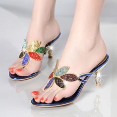 Rhinestone Crystal Sandals Summer Rhinestone Low Heel Heels, Summer Low Heel Rhinestone Heels, Summer Dress Sandals, Hak Tinggi, Summer High Heels, Heeled Flip Flops, Flip Flops Style, Crystal Sandals, Fashion Slippers