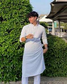 Poses For Kurta Photoshoot Men, Diwali Photo Ideas Men, Diwali Photo Ideas For Boys, Kurta Pajama Pose For Men, Diwali Boy Pic, Diwali Photography Boys, Traditional Pose For Men, Diwali Poses For Men, Kurta Photoshoot Men