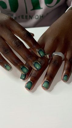 ARTIST: JOTHANILTECH🎀 Streetwear Nails Short, Chromakopia Nails, Short Metallic Nails, Short Square Chrome Nails, Aura Nails Green, Chrome Pedicure, Aura Nails Short, Short Funky Nails