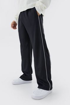 Athleisure wear for boxing your leg lines. If you like your athleisurewear with room to move or a boxier, less defined shape, then the wide leg jogger is for you. These lightweight, breathable sweatpants are designed to be functional and comfortable, so they won't let you down when you're working up a sweat or stocking up supplies for movie night. They're great for balancing bigger thighs with skinny calves - team them up with an oversized tee or hoodie and chunky sneakers for a neat, boxy look that's comfy as well as being bang on trend. Style: Plain JoggersDesign: PlainFabric: TricotDetail: PipingLength: RegularFit: Wide Leg Plain Joggers, Mens Joggers Sweatpants, Plus Size Joggers, Gym Jacket, Going Out Trousers, Going Out Shirts, Comfy Sweatpants, Gym Hoodie, Tall Hoodies