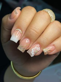 Brown Fall Nails, Nail Art Fall, Bridal Nails Designs, Gold Acrylic Nails, Leaf Patterns, Nails Design With Rhinestones, Girly Acrylic Nails, Short Square Acrylic Nails