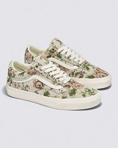 Old Skool Tapestry Floral Shoe Street Skater, Vans Store, Vans Logo, Floral Shoes, Floral Tapestry, Vans Sneakers, Fashion Wishlist, New Sneakers, Old Skool