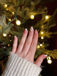 Nails 2024 Winter Trends, Christmas Nails For Teens, Christmas Nails 2024 Trends, Winter Manicure Ideas, Diy Christmas Nail Designs, Christmas Winter Nails, Cozy Nails, Winter Nail Ideas, Christmas Nails Diy