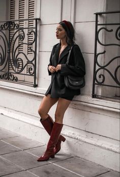 Burgundy Knee High Boots Outfit, Bordeaux Boots, Red Heels Outfit, Burgundy Knee High Boots, Leather Boots Outfit, Maroon Boots