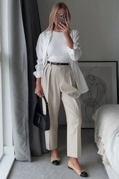 Monochromatic Work Outfit, Ootd Moodboard, Classy Workwear, Thirties Fashion, Clean Outfit, Corporate Girl, Casual Outfits For Women, Stile Casual Chic, Summer Office Outfits