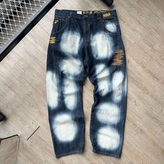 VINTAGE Y2K ' Akademiks Baggy Denim Jeans Pants sz W40 L34 CONDITION : Wear and fading from age. No stains. Tiny tears on lower back hems. Overall great condition/ wear ! These pants have been washed* - Please review pictures* TAGGED SIZE : ** Adult Mens W40 L34* ( Fits : Mens W40-42 L34 ) MEASUREMENTS : *Please see photos above for measurements. *Disclaimer: All measurements are in inches and are taken laying flat on the ground* * Waist measurement taken hip to hip * Length measurement taken fr Baggy Denim Jeans, Denim Jeans Pants, Baggy Denim, Length Measurement, Waist Measurement, On The Ground, Mens Trousers, Lower Back, Hip Length