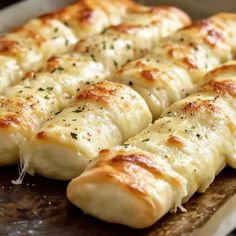 Italian Cheese Breadsticks Recipe - My Home Made Recipe Pesto Breadsticks, Cheese Stuffed Breadsticks, Italian Cheese Bread, Breadstick Recipe, Cheese Breadsticks, Cheese Bread Sticks, Breadsticks Recipe, Wheat Pizza Dough, Bread Sticks Recipe