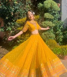 Haldi Outfits, Haldi Outfit, Venomous Snakes, Yellow Lehenga, Girl Aesthetics, Dresses Traditional, Desi Fashion Casual