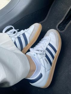 #samba #adidas #aesthetic Adidas Sneakers Aesthetic, Blue Samba Outfit, Nike Samba, Adidas Samba Aesthetic, Adidas Samba Blue, Sambas Aesthetic, Blue Sambas, Blue Samba, Blue Adidas Shoes