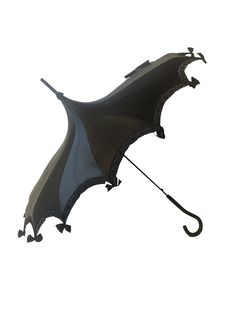 Black Satin parasol/umbrella ... simply classy Sun and rain protection https://ohjessa.com #gothstyle #goth #gothfashion #allblackeverything #alternative #witchy #blackisthenewblack #alternativegirl Gothic Umbrella, Pagoda Umbrella, Trendy Bows, Parasol Umbrella, Black Umbrella, Vintage Umbrella, Summer Goth