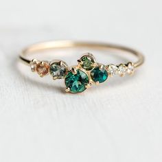 Peach Sapphire, Green Gems, Champagne Diamond, Diy Schmuck, Green Gemstones, Pretty Jewellery, Engagement Ring Settings, Unique Engagement Rings