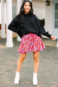 This floral skort is just so cute! The print and colors are fabulous for fall! The elastic waistband keeps this ruffled hem skort super comfy! This skort is going to look amazing this fall season with your favorite over the knee boots or little heeled booties! This skort features an elastic waistband, a floral print, a ruffled hem, and a shorts lining. Material has no amount of stretch.Cindy is wearing the small. Flowy Multicolor Skirt For Fall, Skirt And Sweatshirt Outfit, Pink Floral Skirt, Make My Day, Mint Julep Boutique, Sweatshirt Outfit, Winter Clothes, My Day, Fall Season