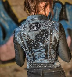 Heavily embellished denim jacket using studs, patches and various trims. Stand out from the crowd! Punk Denim Jacket Diy, Punk Jean Jacket, Customised Jacket, Jean Jacket Diy, Womens Denim Jacket, Halloween Dresses, Punk Jacket