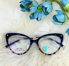 Unique Eye Glasses Frames, Classy Glasses, Glasses Inspiration, Trendy Eyewear