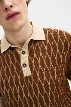 Textured Pattern Merino Wool Polo – King & Tuckfield Classy Clothing, Cuban Shirts, Vintage Polo Shirt, Knitwear Trends, Polo Shirt Design, Guess Men, Knit Men, Stylish Sweaters, Polo Sweater