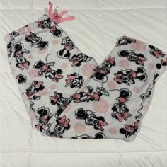 Disney Minnie Mouse Pajama Pants Fleece White & Pink Pink Draw String Tie Nwot! Never Worn!! Women’s Size Medium Great Valentine’s Day Gift! Cute White Pants For Sleepover, Cute White Long Pants, Cute White Bottoms For Sleepover, Cute White Pants With Elastic Waistband, Casual Mickey Mouse Bottoms For Loungewear, Casual Minnie Mouse Sleepwear For Pajama Party, Casual Minnie Mouse Sleepwear For Loungewear, Playful White Bottoms For Loungewear, Playful White Loungewear Bottoms