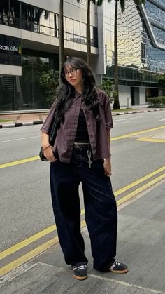 Basic University Outfits, Creative Woman Outfit, Masculine Street Style Women, Tomboy Femme Fall Outfits, Black Balloon Pants Outfit, Fall Semi Formal Outfits For Women, Masc Summer Outfits Aesthetic, Womens Masc Outfits, Streetwear Formal Women