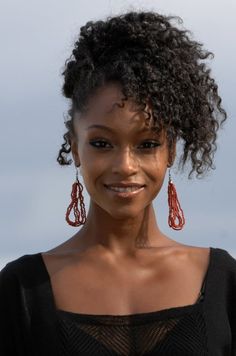 33 afros d'hier à aujourd'hui Yaya Dacosta, Dark Skin Women, Dark Beauty, Hair Waves, Beautiful Hair, Curly Hair, African American