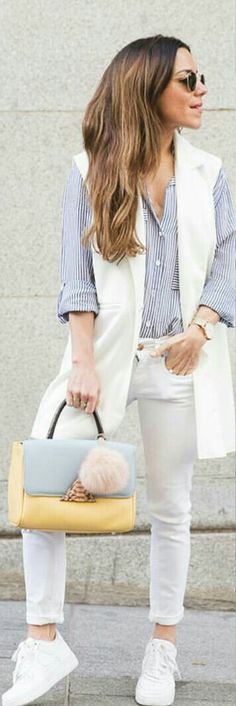 White Sleeveless Blazer Outfit, White Vest Outfits For Women, Powerful Outfits, Sleeveless Blazer Outfit, White Vest Outfit, Sleeveless Blazer, Casual Chic Outfits, White Outfit