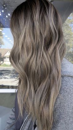 Ah Blonde Hair, Blonde And Mushroom Brown Hair, Blonde To Ashy Brown, Mushroom Brown Blonde Balayage, Fall Hair Cool Tones, Light Brown Hair Color Ideas Ashy, Porcelain Skin Tone Hair Colors, Balayage Hair Mushroom Blonde, Light Brown With Ashy Highlights