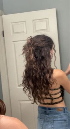 Prom Hairstyle, Curly Hair Styles Easy, Curly Girl Hairstyles, Hairstyles Haircuts, Hairstyle Ideas