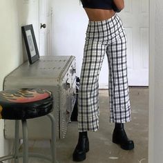 Black And White Checkered Straight Leg Pants From Princess Polly. Size 4. Never Worn Out And In Perfect Condition Chunky Platform Boots Outfit, Platform Boots Outfit, White Flare Pants, Plaid Pant, Check Pants, Platform Boots Chunky, Checkered Pants, White Flares, Plaid Pants