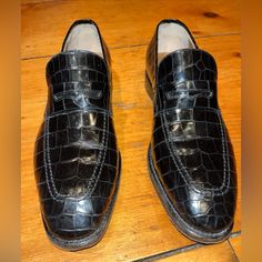 Salvatore Ferragamo Black Alligator Penny Loafer Men’s Size 10d. Condition Is Pre-Owned. Business Black Loafers With Crocodile Pattern, Business Black Crocodile Pattern Loafers, Designer Crocodile Pattern Dress Shoes For Business, Classic Black Oxfords With Crocodile Pattern, Classic Business Leather Shoes With Crocodile Pattern, Classic Leather Shoes With Crocodile Pattern For Business, Black Crocodile Pattern Loafers For Work, Classic Black Crocodile Pattern Loafers, Black Italian Wingtip Loafers