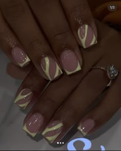 French Tip Nail Ideas Black Women, Mail Nail Art, Cute French Nails Design, Really Short Nail Designs Gel, Short French Tip Nails Color, Acrylic Nail Ideas For Beach Vacation, Short Square French Tip Nails With Design, Short Nails Acrylic Summer 2024, Bare Nails With Design