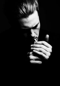 Low Key Portraits, Low Key Photography, Michael Pitt, 얼굴 그리기, Portrait Lighting, Photographie Portrait Inspiration, Man Photography, Men Photography, Foto Tips