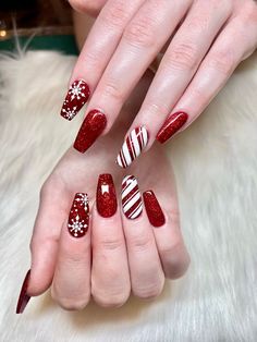 Christmas Nails Elegant Holidays, Lilac Nails Design, Nail Art Noel, Lilac Nails, Fancy Nails Designs