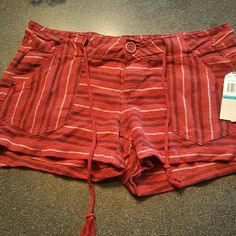 Great Boho Style Shorts Red Bottoms With Pockets For Vacation, Red Vacation Bottoms With Pockets, Red Bottoms With Pockets For Beach Season, Trendy Red Shorts For Beach, Red Cotton Shorts For Beach Season, Red Cotton Summer Shorts, Casual Red Beach Shorts, Red Summer Bottoms With Pockets, Red Summer Shorts With Pockets