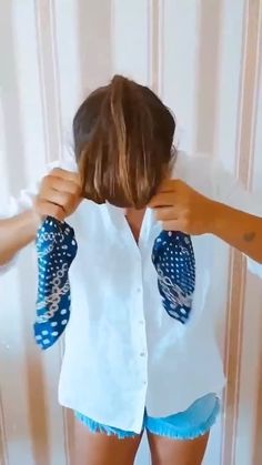 Style Label By Adelina | Love this hairstyle 😍 via @taybijouxeacessorios | Instagram Bun With Scarf, Simple Updos For Medium Hair, Ribbon Bun, Hair Scarf Tutorial, Simple Updos, Short Hair Updo Tutorial, Easy Bun Hairstyles For Long Hair, Instagram Hairstyles