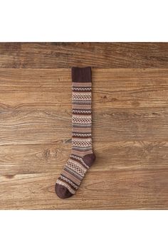 Material : Algodão Casual Brown Mid-calf Socks, Comfortable Brown Mid-calf Socks, Casual Fitted Brown Socks, Casual Warm Brown Socks, Brown Knee-high Socks For Winter, Brown Socks For Fall Stocking Stuffer, Fitted Brown Winter Socks, Brown Winter Socks, Warm Brown Socks For Fall