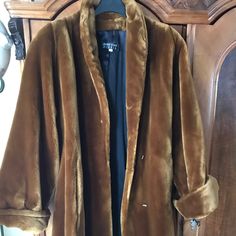 Faux Fur Swing Coat. Vintage Size Large. By Seattle Blatt Usa. 40” Long. Chest 57” Around Coat Vintage, Faux Fur Coat, Seattle, Faux Fur, Puffer, On Sale, Jackets & Coats, Jackets For Women, Women Shopping