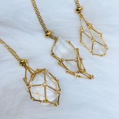 With a stone, please send me a note of the stone color you need 3 Size S: 45cm neckalce+5cm extention chain ,cage lenght：3.8cm M: 60cm neckalce+5cm extention chain,cage lenght：5cm L: 70cm neckalce+5cm extention chain,cage lenght：6.7cm stone necklace You can make bracelets and other jewelry items by yourself, choose your favorite crystal holder pendant and put it in the rope bag, make your own unique jewelry or give it to friends and lovers as gifts 【Necklace cord Adjustable design】: Necklace cor Crystal Jewelry Holder Findings, Metal Crystal Pendant Necklace With Adjustable Chain, Adjustable Metal Pendant Crystal Necklace, Adjustable Quartz Necklaces For Gifts, Adjustable Quartz Necklaces Perfect As Gifts, Adjustable Crystal Necklace With Large Stone As Gift, Metal Clavicle Chain Crystal Pendant Necklace, Metal Pendant Crystal Necklace With Clavicle Chain, Metal Crystal Pendant Necklace With Clavicle Chain