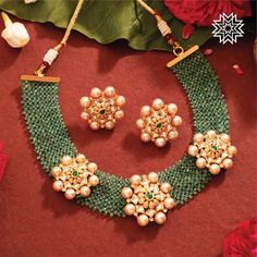 Ultimate 35 Gold Necklace Designs Images Of This Year Crystal Beads Necklace Design, Beads Necklace Design, Salwar Ideas, Beads Haram, Manubhai Jewellers, Crystal Beads Necklace, Beaded Necklace Designs, Flower Motifs, Black Beaded Jewelry