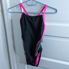 Speedo One-Piece Swimsuit, Black With Pink Trim. Nwt Size 30 (Similar To Small Or 4, See Chart) Bundle Your Likes And Save More. Pink Sleeveless Nylon Bodysuit, Pink Sleeveless Sports Bodysuit, Pink Sleeveless Bodysuit For Sports, Sporty Pink Bodysuit For Gym, Pink Fitted Swimwear For Workout, Sporty One-piece Pink Swimwear, Sporty Pink One-piece Swimwear, Pink Fitted Workout Swimwear, Pink Sporty Bodysuit For Sports