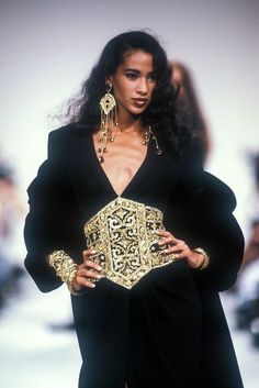 Sonia Cole, A Game Of Clothes, Game Of Clothes, Jean Louis Scherrer, 90s Runway Fashion, Runway Fashion Couture, Vintage Runway, 90s Models, Paris Mode