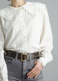 90s white cotton shirt, laces in neck, chest and cuffs. ESTIMATED MATERIAL: Cotton ESTIMATED SIDE: S/M, 36/38, 8/10 uk  CONDITION: Very good  Chest: 102 cm, 40'2 in  Length: 63 cm, 24'8 in  Shoulders: 39 cm, 15'3 in  Sleeves length, longitud de manga: 61 cm, 24 in Vintage Skirt Suit, White Lace Shirt, Womens Denim Shirt, White Lace Blouse, Dress Hairstyles, Fredericks Of Hollywood, Lace Shirt, Vintage Shirt, Blouse Vintage