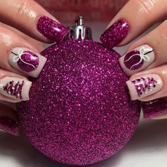 Get ready to sleigh the holiday season with these stunning shiny Christmas nail designs! From glittery reds to sparkling greens, these festive nails will add the perfect touch to your holiday look. #HolidayNails #ChristmasNails #NailArt #FestiveFingers #SparklingSeason #GlitterGoals #NailInspo #WinterWonderland #NailDesigns #HolidayGlam Sparkly Christmas Nails, Golden Nail Art, Christmas Nail Art Easy, Christmas Nails Easy