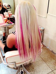 pink Champagne Blond, Unnatural Hair Color, Hot Pink Hair, Bright Hair Colors, Pink Highlights