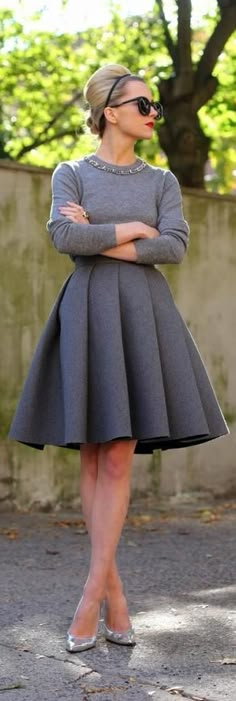 Grey Fall Outfit Ideas. Embellished Neckline, בר מצווה, فستان سهرة, Neckline Dress, Retro Mode, Winter Skirt, Moda Vintage, Mode Vintage, Looks Style