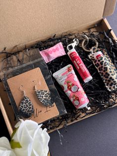 HOT LIMITED DEAL *Buy any 2 items get 1 free! **34% off the whole order-not just the cheapest one free! Glitter Top Leopard Print Gift Set - Stylish Oval Earrings, Lipstick Holder & Skincare Essentials Unleash your wild side with this chic Leopard Print Gift Set, perfect for fashion-forward individuals who love a touch of glamour in their everyday life. This luxurious set includes: 🐆 Leopard Print Oval Earrings - Fiercely stylish, these bold earrings add a pop of personality to any outfit with Face Mask Skincare, Luxury Spa Gift Set, Soothing Face Mask, Leopard Print Makeup Bag, Leopard Print Drop Earrings Gift, Mask Skincare, Leopard Print Gifts, Cute Body Care And Spa Gift Sets, Lip Balm Set